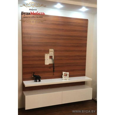 Подвесная горка с древесной панелью