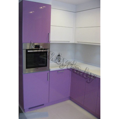 Угловая кухня. Сиреневая с белым