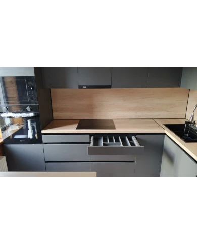 Кухня серая