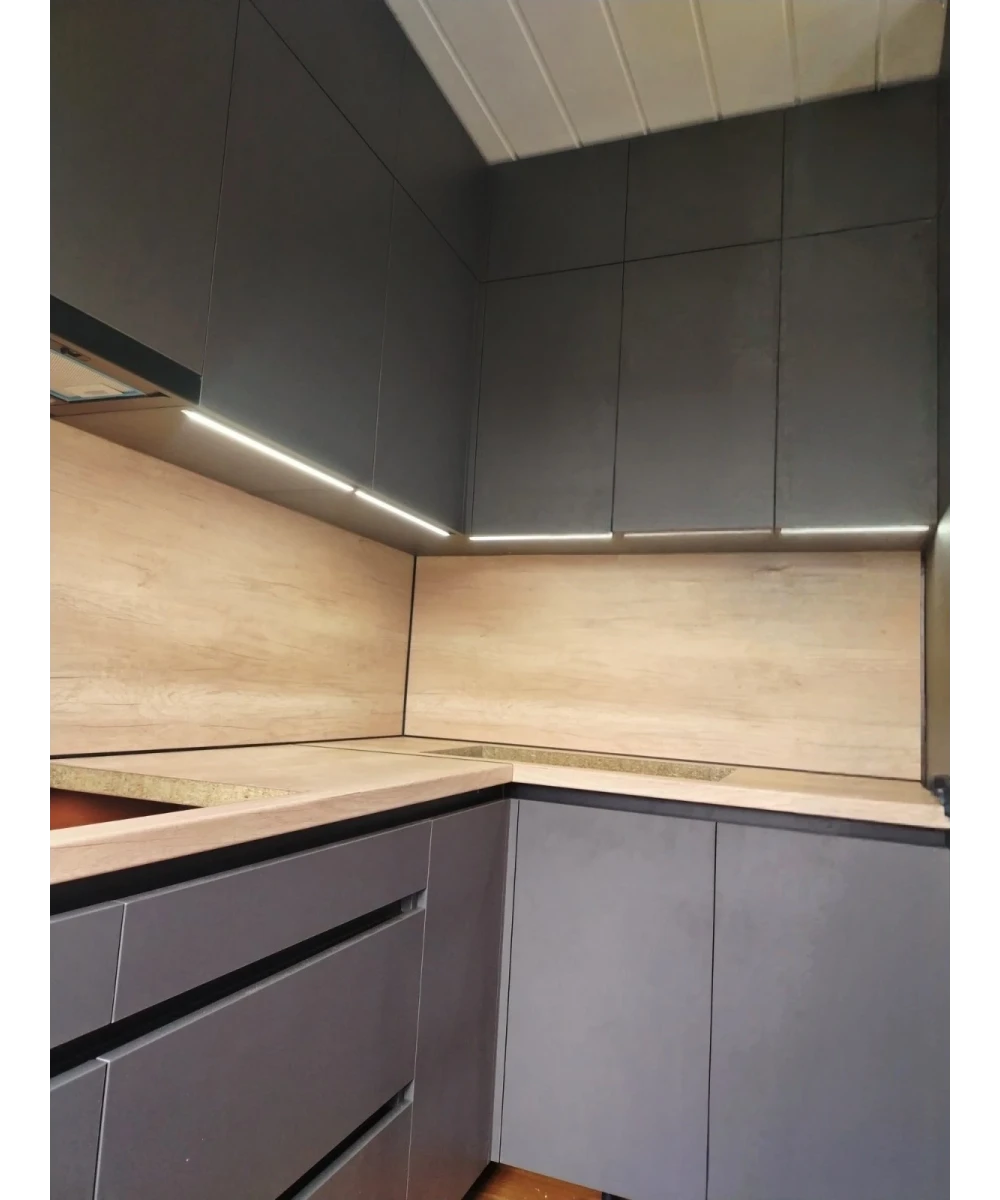 Кухня серая