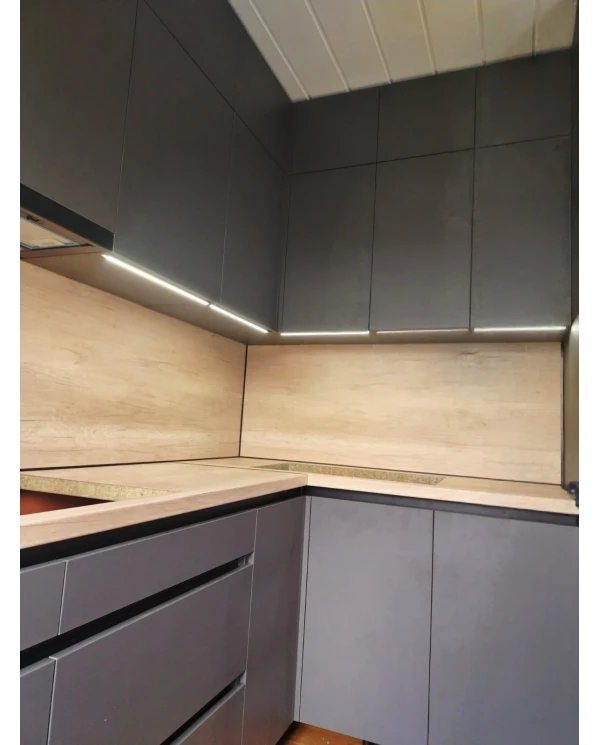 Кухня серая