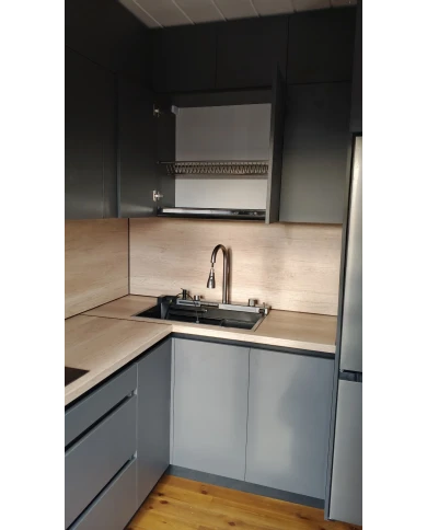 Кухня серая