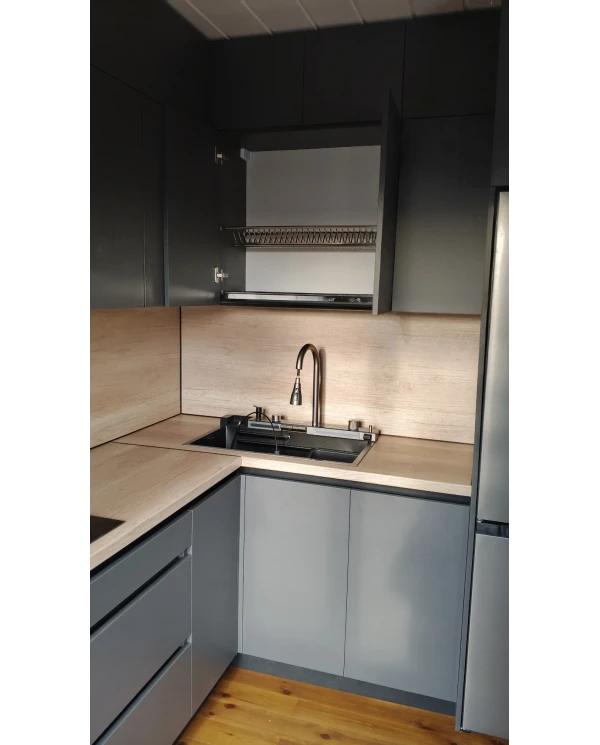 Кухня серая