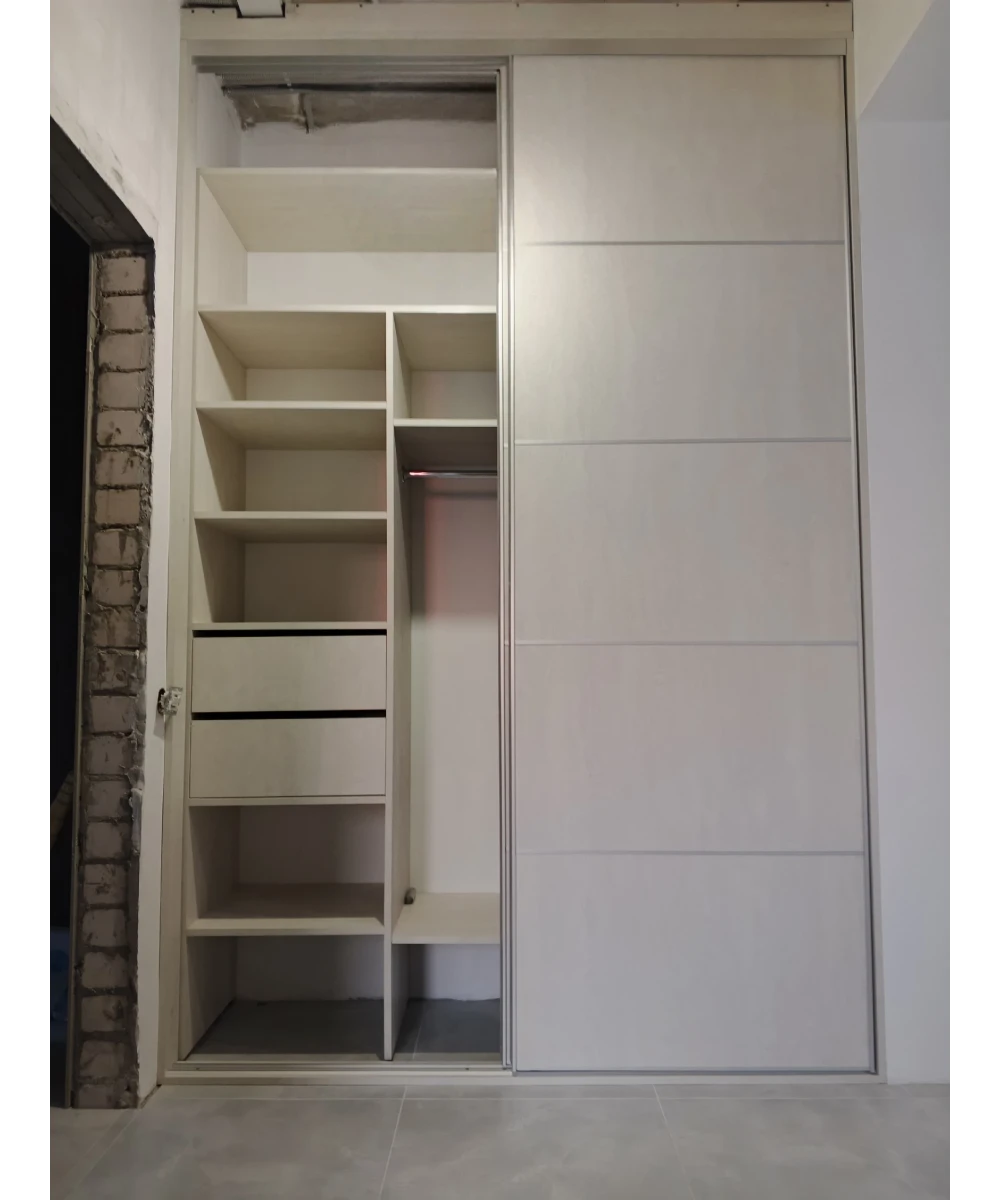 Шкаф-купе в нишу.