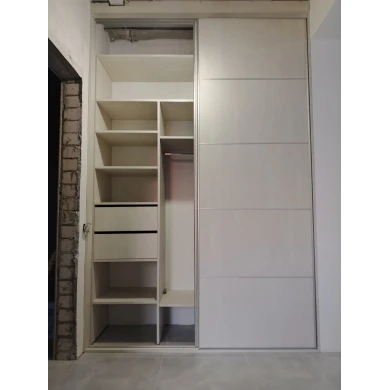 Шкаф-купе в нишу.