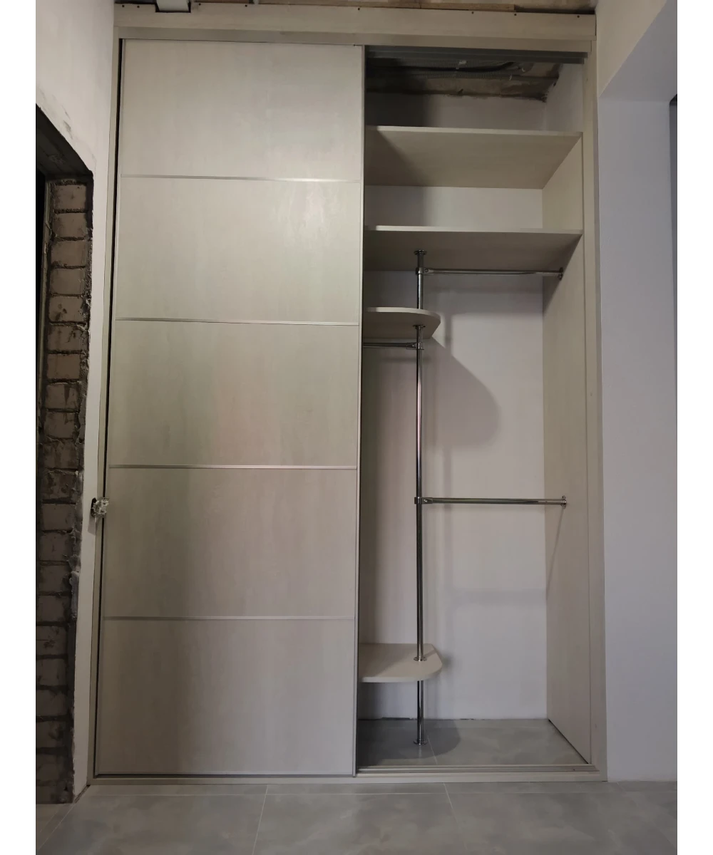 Шкаф-купе в нишу.