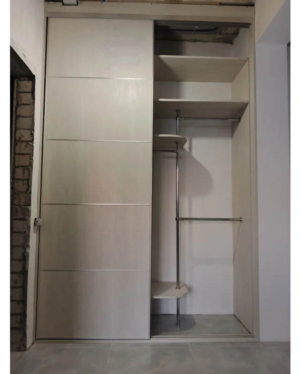 Шкаф-купе в нишу.