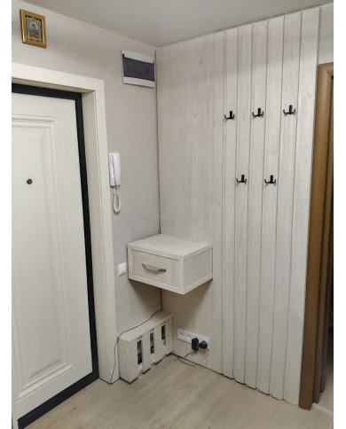 Шкаф-купе с зеркалом.