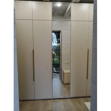 Шкаф распашной