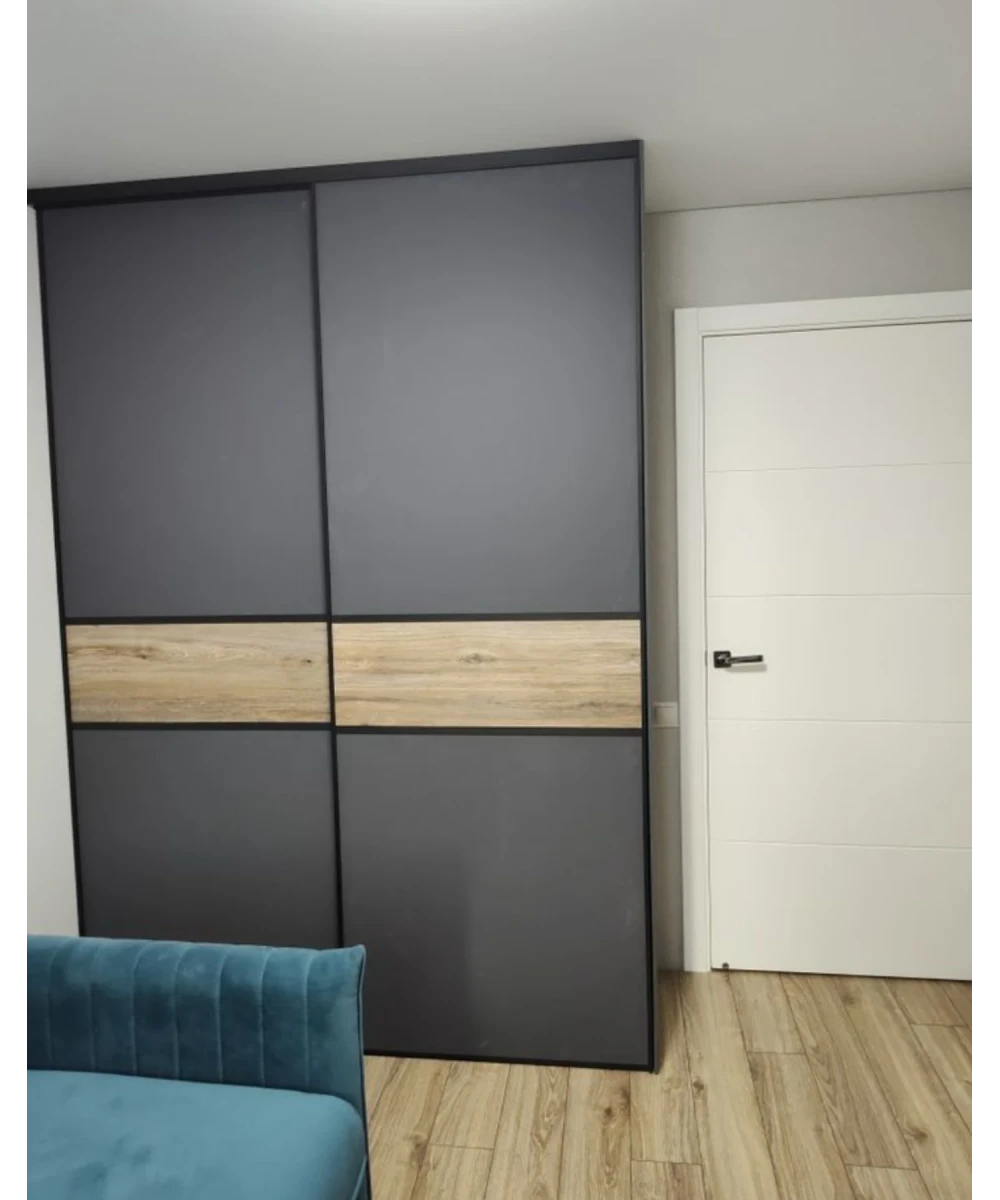 Шкаф-купе комбинированный