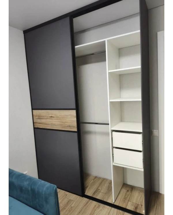 Шкаф-купе комбинированный